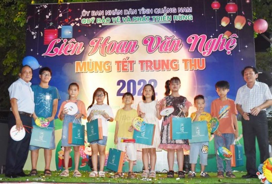 Quỹ Bảo vệ và phát triển rừng tỉnh Quảng Nam tổ chức "Vui tết trung thu năm 2022"