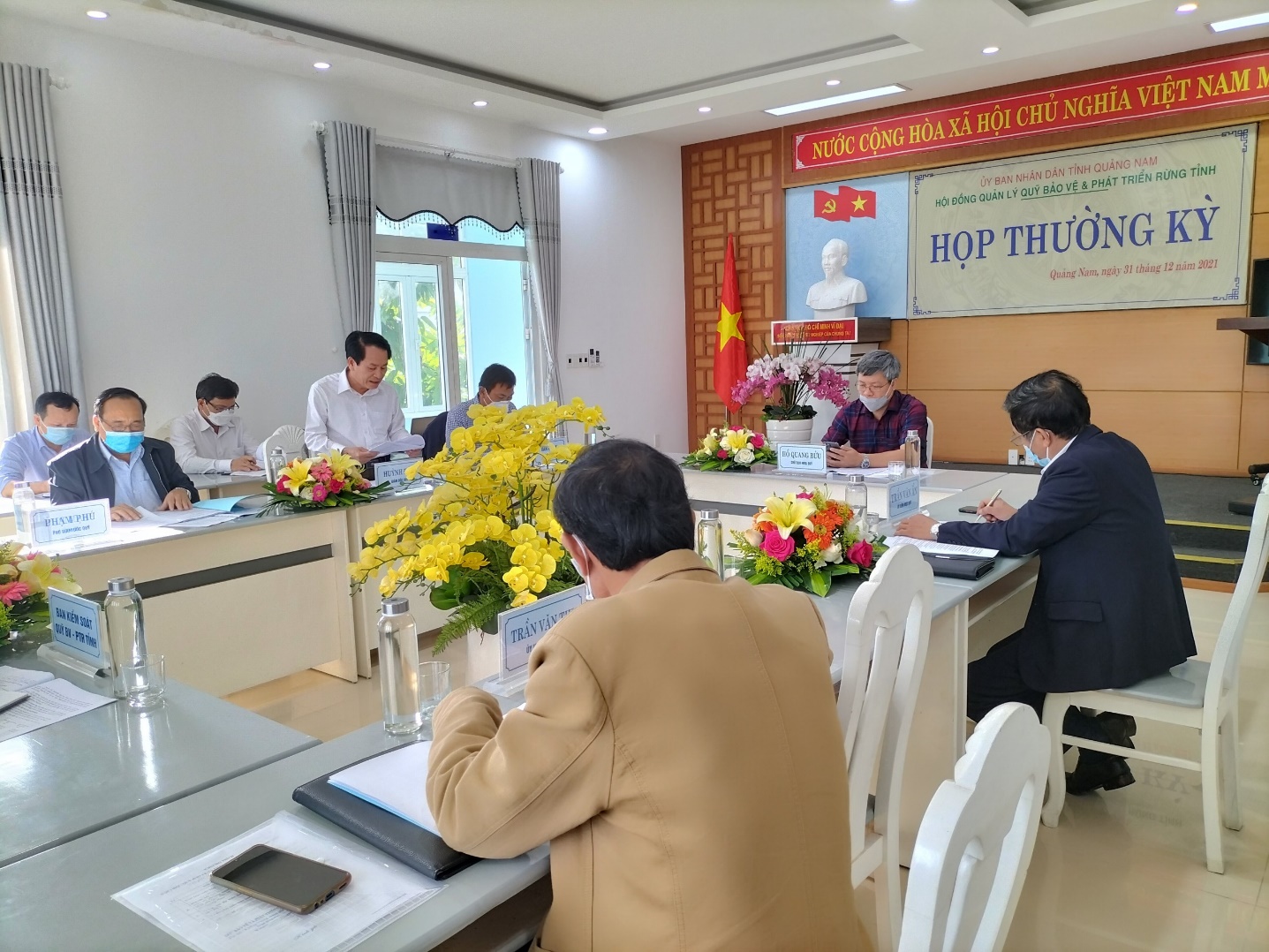 Quang cảnh cuộc họp
