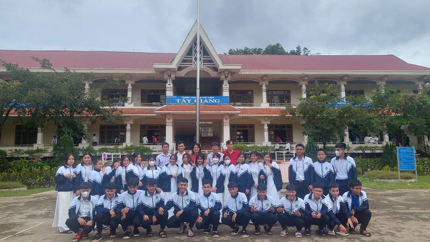 Mang hơi ấm về với vùng núi cao tỉnh Quảng Nam