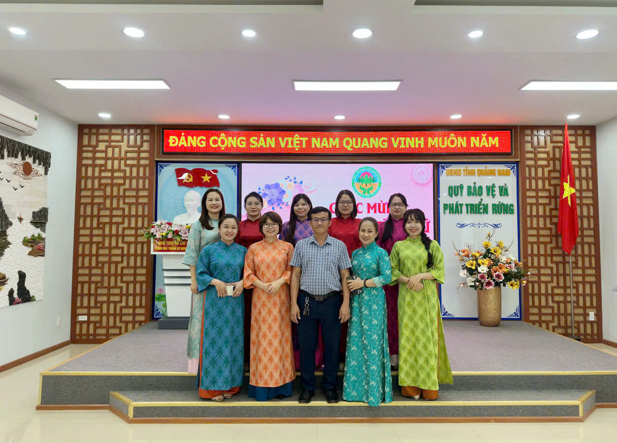 Quỹ Bảo vệ và Phát triển rừng tỉnh Quảng Nam hưởng ứng "Tuần lễ áo dài".